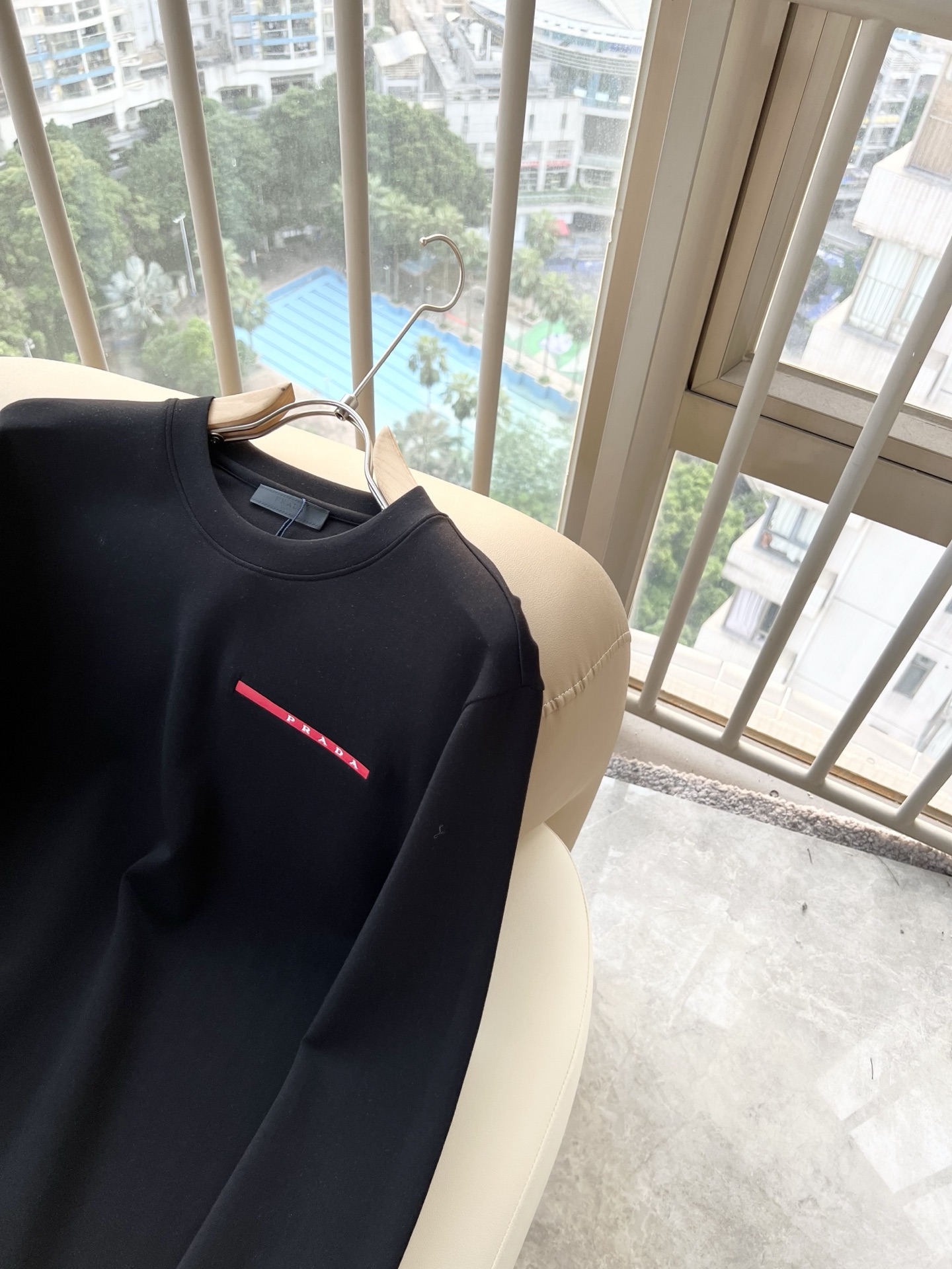 PRAD*A普*达2026秋冬新款男士长袖打底衫,最新款全网独家首上!!~既经典有时尚百搭,谁不爱啊,将经典再次展现,非 PRAD*A普*达2026秋冬新款男士长袖打底衫,最新款全网独家首上!!~既经典有时尚百搭,谁不爱啊,将经典再次展现,非