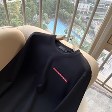 PRAD*A普*达2026秋冬新款男士长袖打底衫,最新款全网独家首上!!~既经典有时尚百搭,谁不爱啊,将经典再次展现,非 PRAD*A普*达2026秋冬新款男士长袖打底衫,最新款全网独家首上!!~既经典有时尚百搭,谁不爱啊,将经典再次展现,非