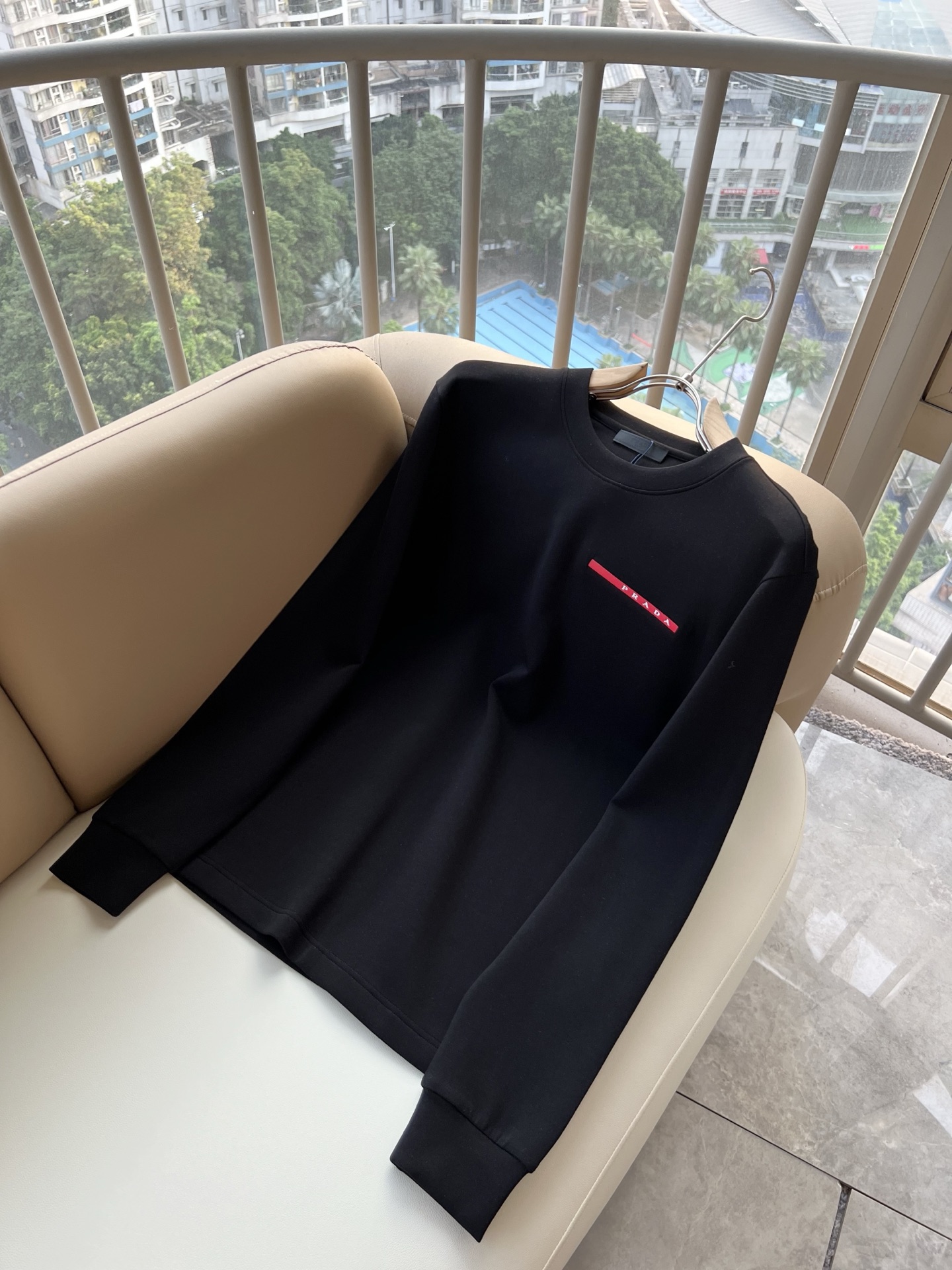 PRAD*A普*达2026秋冬新款男士长袖打底衫,最新款全网独家首上!!~既经典有时尚百搭,谁不爱啊,将经典再次展现,非 PRAD*A普*达2026秋冬新款男士长袖打底衫,最新款全网独家首上!!~既经典有时尚百搭,谁不爱啊,将经典再次展现,非