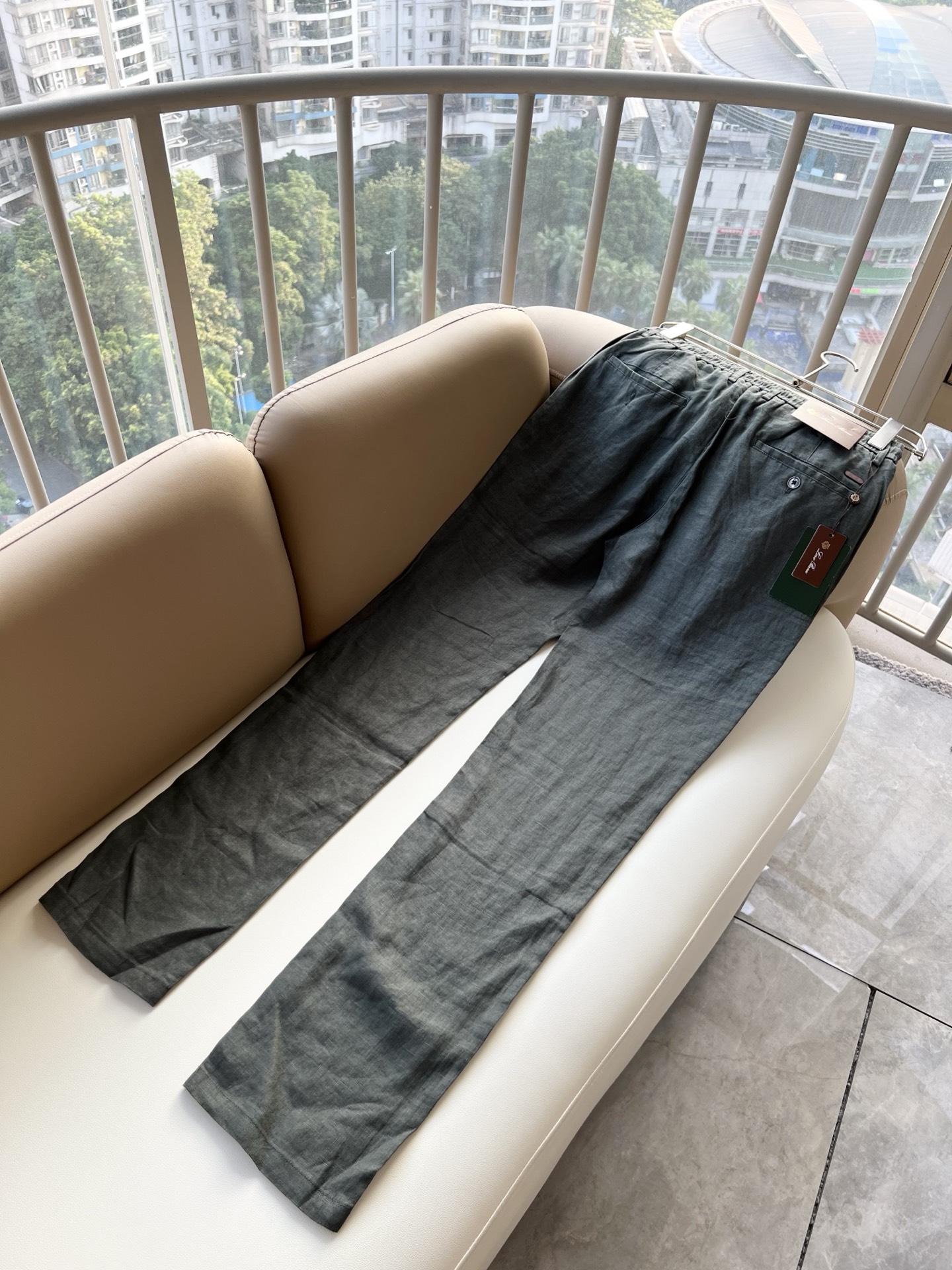 Loro Piana诺悠翩雅 2026春夏新品男士棉麻休闲裤，最新的贸易订单全品相！！网红款！上身舒适透气，不僵硬，整体