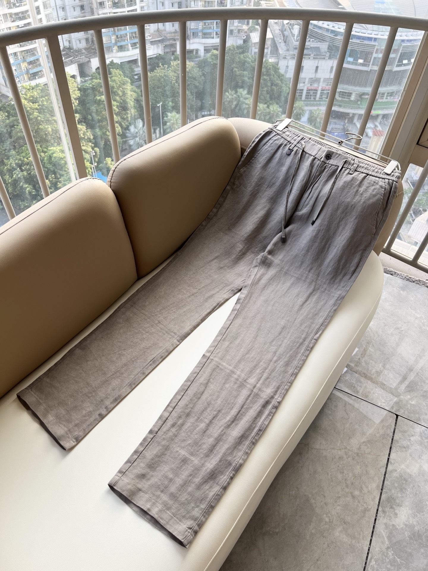 Loro Piana诺悠翩雅 2026春夏新品男士棉麻休闲裤，最新的贸易订单全品相！！网红款！上身舒适透气，不僵硬，整体