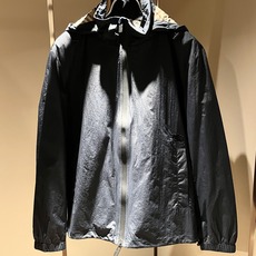 BURBER*Y巴*莉2026秋冬新品夹克外套重磅来袭,最近比较火热聚酯纤维面料制作而成,高端户外运动休闲系列,非常火热 BURBER*Y巴*莉2026秋冬新品夹克外套重磅来袭,最近比较火热聚酯纤维面料制作而成,高端户外运动休闲系列,非常火热