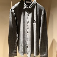 BC-Brunello Cucineli 2026秋冬新款男士长袖衬衣,众多明星都爱穿的时尚百搭单品!喜欢经典简约的朋友 BC-Brunello Cucineli 2026秋冬新款男士长袖衬衣,众多明星都爱穿的时尚百搭单品!喜欢经典简约的朋友