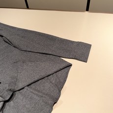 Dior 迪奥2026秋冬新款男士衬衣,品牌最新设计元素!既不单调也不复杂,恰到好处的展现品味!客供定制进口羊毛面料!面 Dior 迪奥2026秋冬新款男士衬衣,品牌最新设计元素!既不单调也不复杂,恰到好处的展现品味!客供定制进口羊毛面料!面