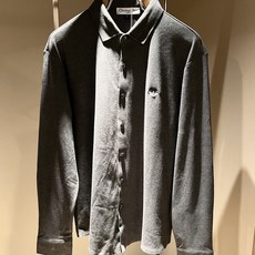 Dior 迪奥2026秋冬新款男士衬衣,品牌最新设计元素!既不单调也不复杂,恰到好处的展现品味!客供定制进口羊毛面料!面 Dior 迪奥2026秋冬新款男士衬衣,品牌最新设计元素!既不单调也不复杂,恰到好处的展现品味!客供定制进口羊毛面料!面