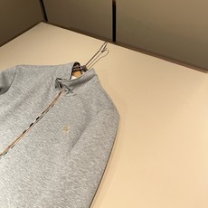 Bur*erry 巴*莉 2026秋冬新款男士休闲套装,品牌最新设计元素!既不单调也不复杂,好处的展现品味!客供顶级纯棉 Bur*erry 巴*莉 2026秋冬新款男士休闲套装,品牌最新设计元素!既不单调也不复杂,好处的展现品味!客供顶级纯棉