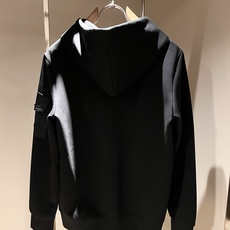 Moncler蒙家 2026秋冬最新男女同款👫贸易订单休闲套装,全品相!!网红款!采用logo图案徽章设计!上身舒适透气 Moncler蒙家 2026秋冬最新男女同款👫贸易订单休闲套装,全品相!!网红款!采用logo图案徽章设计!上身舒适透气