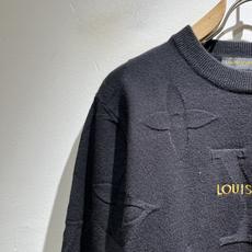 Louis Vuit*on 2026秋冬路易家族轻奢针织羊毛衫!男女同款👫装饰! 路易家族的新高端,细节品质永远的那么完 Louis Vuit*on 2026秋冬路易家族轻奢针织羊毛衫!男女同款👫装饰! 路易家族的新高端,细节品质永远的那么完