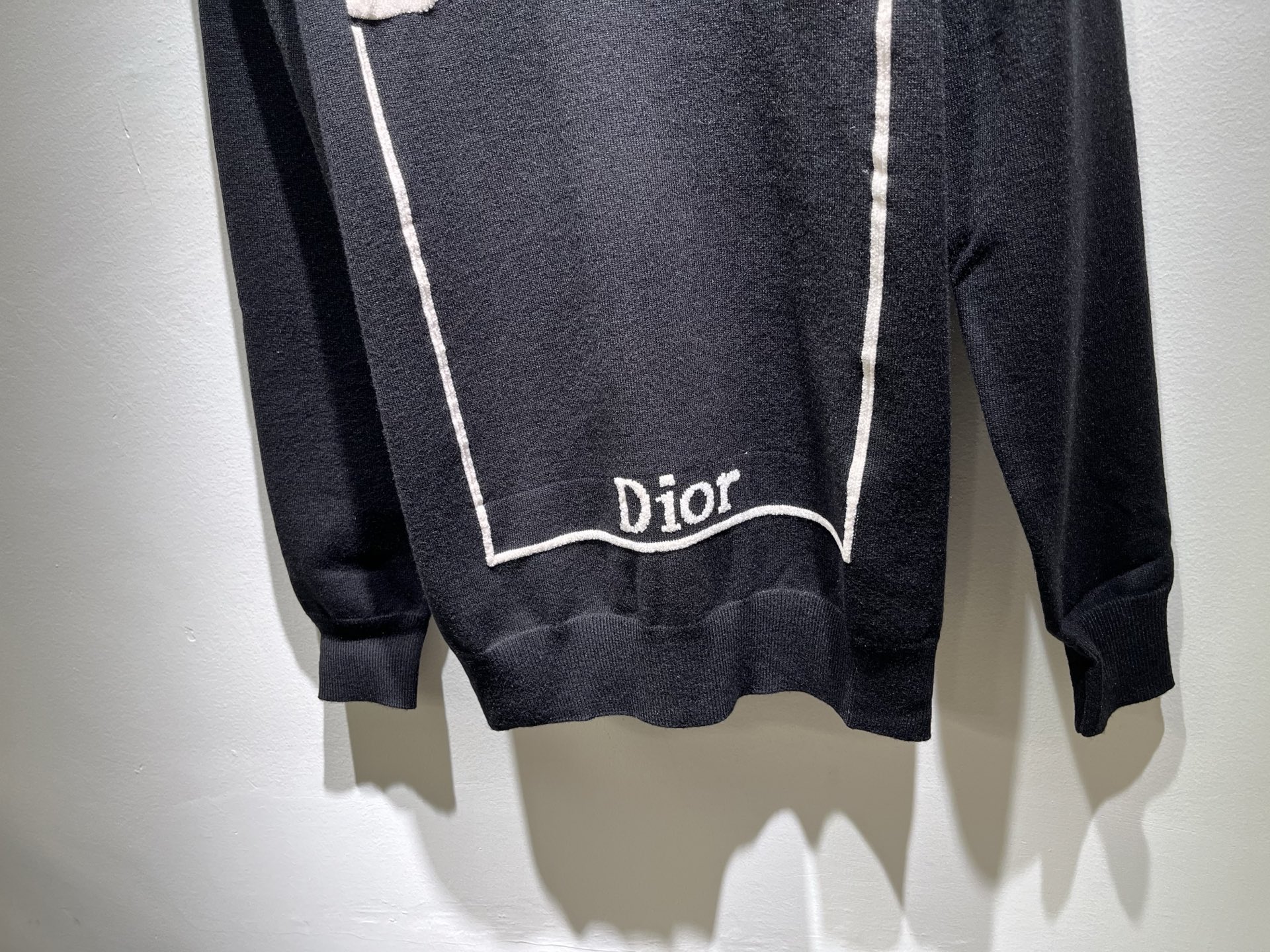 Dio*迪家 2026秋冬新款男女同款👫针织羊毛衫,专柜同步发售!定制专属羊毛🐑面料,从容百搭,档次极高,完美融入时尚还 Dio*迪家 2026秋冬新款男女同款👫针织羊毛衫,专柜同步发售!定制专属羊毛🐑面料,从容百搭,档次极高,完美融入时尚还