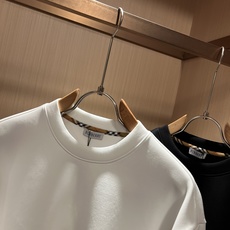 BURBER*Y巴*莉 2026秋冬新款男女同款👫基础休闲百搭棉质圆领卫衣,男女同款卫衣!贸易公司渠道稀出,同步官网发售 BURBER*Y巴*莉 2026秋冬新款男女同款👫基础休闲百搭棉质圆领卫衣,男女同款卫衣!贸易公司渠道稀出,同步官网发售