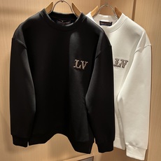 LouisVuitt*路易*登 2026秋冬全新系列单品上线,非常时髦前卫的一款男女同款👫长袖卫衣,胸前标识logo刺绣 LouisVuitt*路易*登 2026秋冬全新系列单品上线,非常时髦前卫的一款男女同款👫长袖卫衣,胸前标识logo刺绣