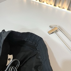 ARCTER*X始*祖鸟 2026秋冬新款休闲运动风格休闲裤,户外品牌可能大家第一想到的就是加拿大鹅、始祖鸟。给人一种标 ARCTER*X始*祖鸟 2026秋冬新款休闲运动风格休闲裤,户外品牌可能大家第一想到的就是加拿大鹅、始祖鸟。给人一种标