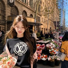 Louis Vuit*on 2026秋冬路易家族轻奢针织羊毛衫!男女同款👫装饰! 路易家族的新高端,细节品质永远的那么完 Louis Vuit*on 2026秋冬路易家族轻奢针织羊毛衫!男女同款👫装饰! 路易家族的新高端,细节品质永远的那么完