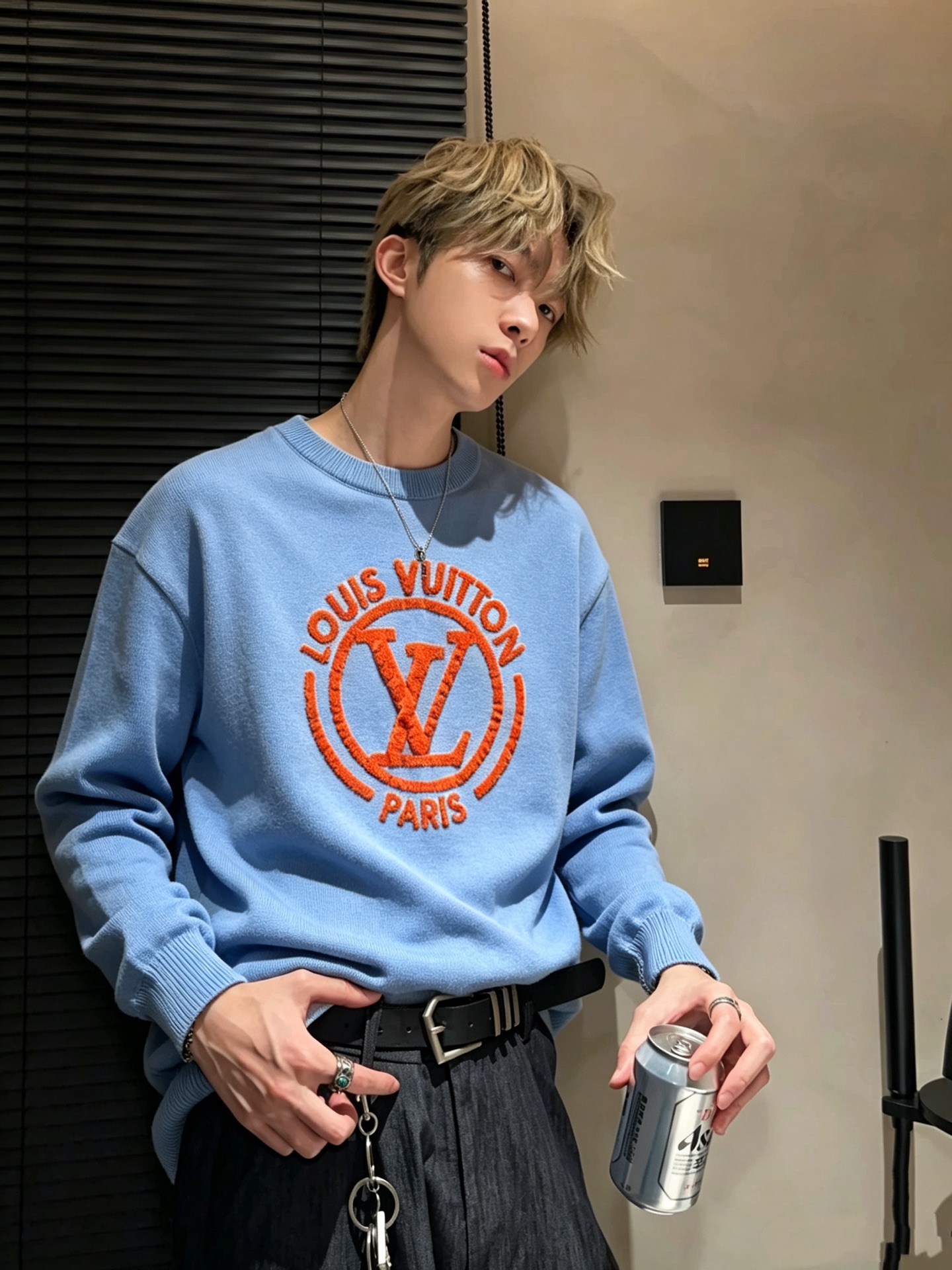 Louis Vuit*on 2026秋冬路易家族轻奢针织羊毛衫!男女同款👫装饰! 路易家族的新高端,细节品质永远的那么完 Louis Vuit*on 2026秋冬路易家族轻奢针织羊毛衫!男女同款👫装饰! 路易家族的新高端,细节品质永远的那么完