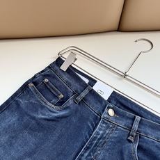 Ferraga*mo菲拉*慕2026秋冬新款男款休闲小直筒牛仔裤 原单品质,原单品质高端时尚休闲水洗牛仔裤,后腰皮革金属 Ferraga*mo菲拉*慕2026秋冬新款男款休闲小直筒牛仔裤 原单品质,原单品质高端时尚休闲水洗牛仔裤,后腰皮革金属