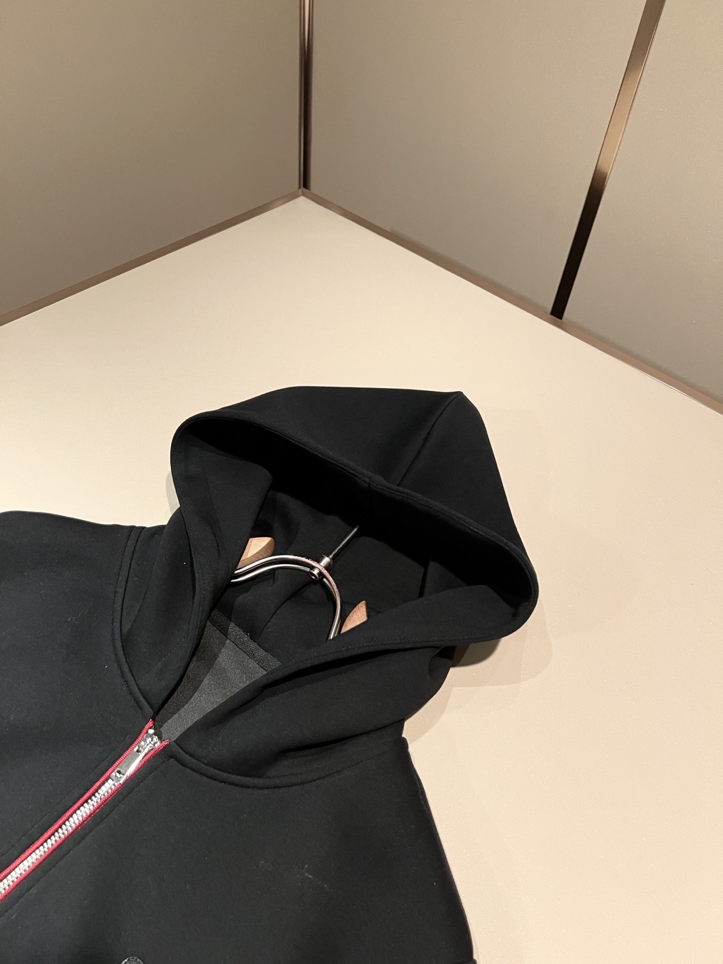 PRAD*A普*达 2026秋冬新款休闲套装，最新款全网独家首上！！~既经典有时尚百搭，谁不爱啊，将经典再次展现，非常的