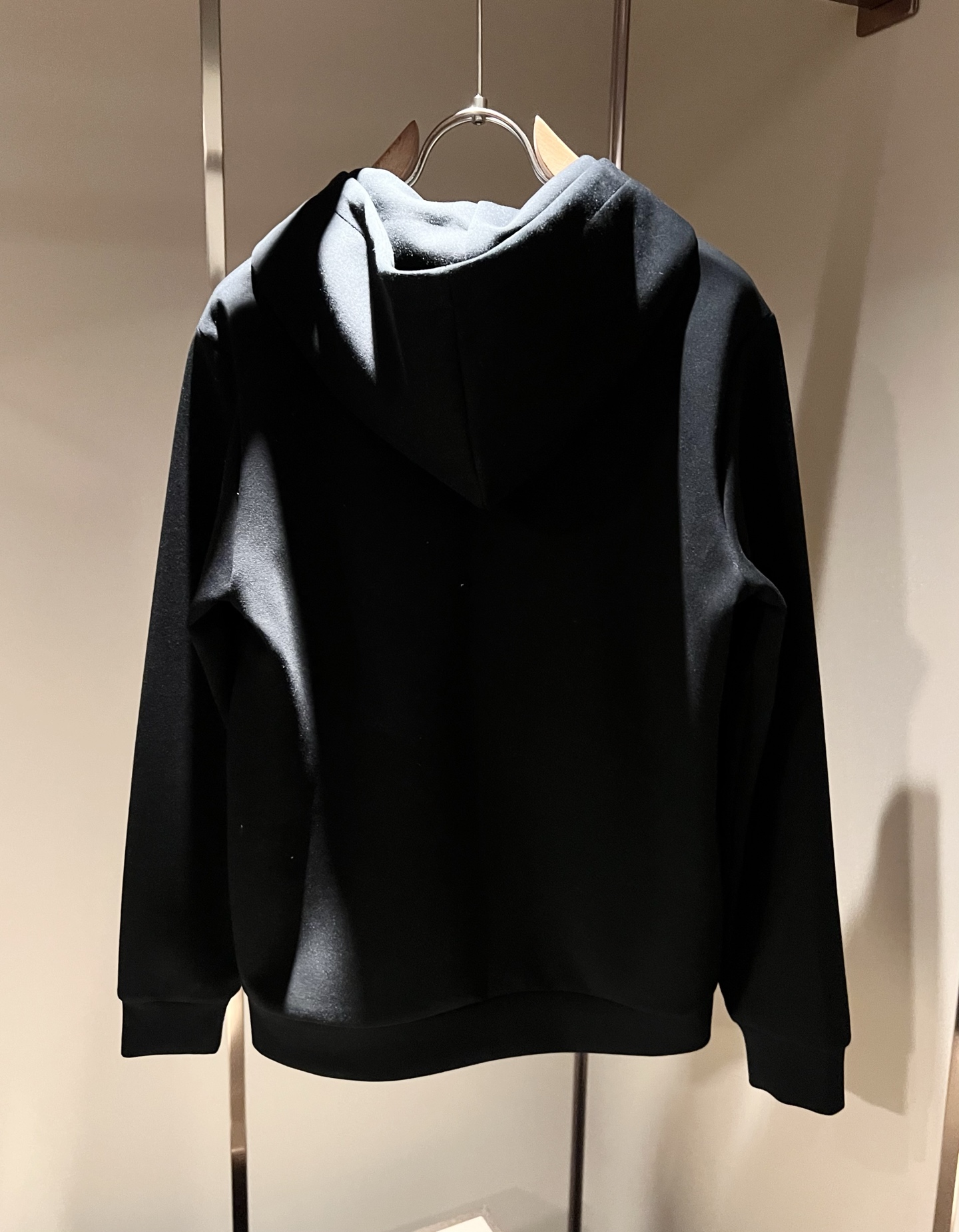 PRAD*A普*达 2026秋冬新款休闲套装，最新款全网独家首上！！~既经典有时尚百搭，谁不爱啊，将经典再次展现，非常的