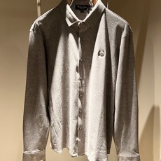 Loro Piana诺悠翩雅 2026秋冬男士最新的贸易订单翻领衬衣,全品相!!采用logo图案刺绣设计!上身舒适透气, Loro Piana诺悠翩雅 2026秋冬男士最新的贸易订单翻领衬衣,全品相!!采用logo图案刺绣设计!上身舒适透气,