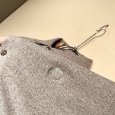 Loro Piana诺悠翩雅 2026秋冬男士最新的贸易订单翻领衬衣,全品相!!采用logo图案刺绣设计!上身舒适透气, Loro Piana诺悠翩雅 2026秋冬男士最新的贸易订单翻领衬衣,全品相!!采用logo图案刺绣设计!上身舒适透气,