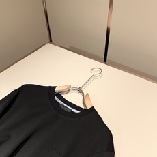 PRAD*A普*达2026秋冬新款男士长袖打底衫,最新款全网独家首上!!~既经典有时尚百搭,谁不爱啊,将经典再次展现,非 PRAD*A普*达2026秋冬新款男士长袖打底衫,最新款全网独家首上!!~既经典有时尚百搭,谁不爱啊,将经典再次展现,非