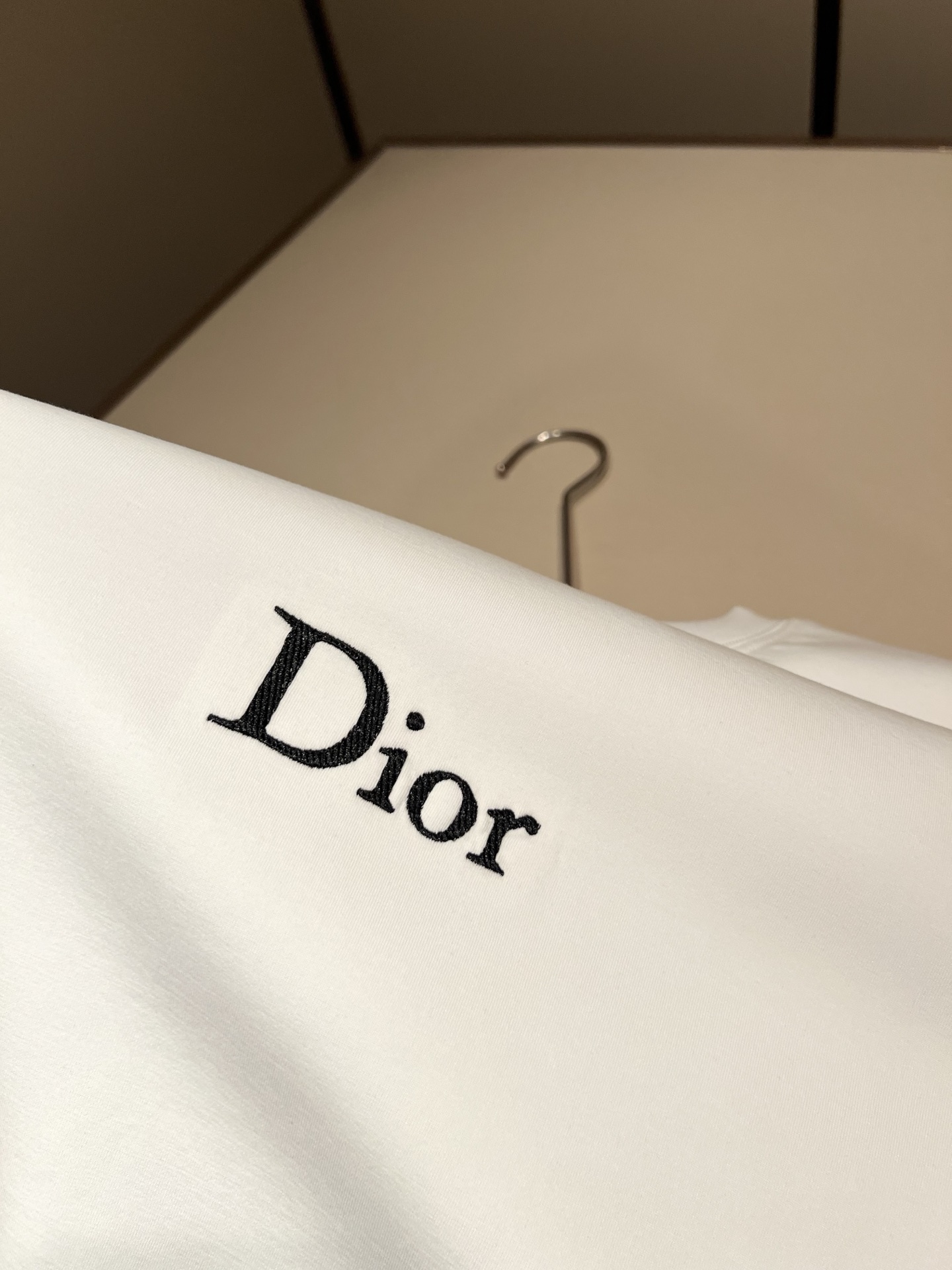 Dio*迪家 2026秋冬新款男女同款👫长袖打底衫,专柜同步发售!定制专属260克纯棉面料,定制原版工艺螺纹,胸前log Dio*迪家 2026秋冬新款男女同款👫长袖打底衫,专柜同步发售!定制专属260克纯棉面料,定制原版工艺螺纹,胸前log