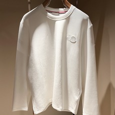 Moncler蒙口2026秋冬新款贸易订单长袖打底衫,全品相!!网红款!胸前logo图案刺绣设计!上身舒适透气,不僵硬, Moncler蒙口2026秋冬新款贸易订单长袖打底衫,全品相!!网红款!胸前logo图案刺绣设计!上身舒适透气,不僵硬,