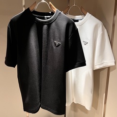 PRAD*A普*达2026秋冬新款男女同款👫短袖打底衫,最新款全网独家首上!!~既经典有时尚百搭,谁不爱啊,将经典再次展 PRAD*A普*达2026秋冬新款男女同款👫短袖打底衫,最新款全网独家首上!!~既经典有时尚百搭,谁不爱啊,将经典再次展