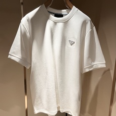 PRAD*A普*达2026秋冬新款男女同款👫短袖打底衫,最新款全网独家首上!!~既经典有时尚百搭,谁不爱啊,将经典再次展 PRAD*A普*达2026秋冬新款男女同款👫短袖打底衫,最新款全网独家首上!!~既经典有时尚百搭,谁不爱啊,将经典再次展