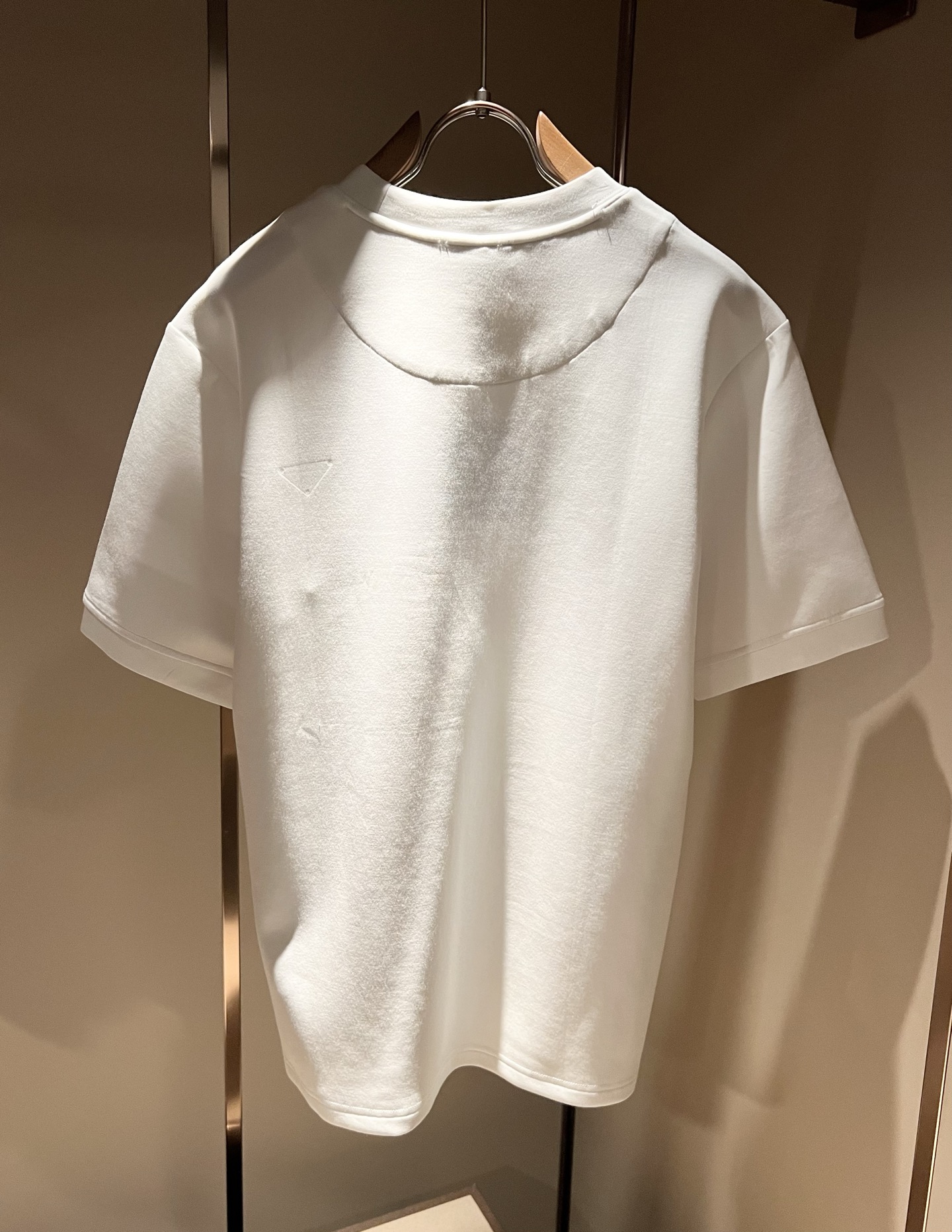 PRAD*A普*达2026秋冬新款男女同款👫短袖打底衫,最新款全网独家首上!!~既经典有时尚百搭,谁不爱啊,将经典再次展 PRAD*A普*达2026秋冬新款男女同款👫短袖打底衫,最新款全网独家首上!!~既经典有时尚百搭,谁不爱啊,将经典再次展