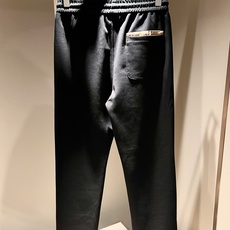 Bur*erry 巴*莉 2026秋冬新款男士休闲套装,品牌最新设计元素!既不单调也不复杂,好处的展现品味!客供顶级纯棉 Bur*erry 巴*莉 2026秋冬新款男士休闲套装,品牌最新设计元素!既不单调也不复杂,好处的展现品味!客供顶级纯棉