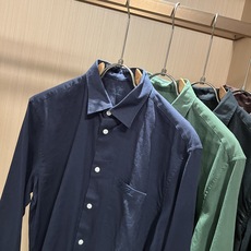 Loro Piana诺悠翩雅 2026春夏男士最新的贸易订单翻领衬衣,全品相!!采用logo压胶图案设计!上身舒适透气, Loro Piana诺悠翩雅 2026春夏男士最新的贸易订单翻领衬衣,全品相!!采用logo压胶图案设计!上身舒适透气,