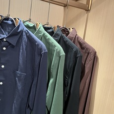 Loro Piana诺悠翩雅 2026春夏男士最新的贸易订单翻领衬衣,全品相!!采用logo压胶图案设计!上身舒适透气, Loro Piana诺悠翩雅 2026春夏男士最新的贸易订单翻领衬衣,全品相!!采用logo压胶图案设计!上身舒适透气,