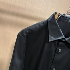 Loro Piana诺悠翩雅 2026春夏男士最新的贸易订单翻领衬衣,全品相!!采用logo压胶图案设计!上身舒适透气, Loro Piana诺悠翩雅 2026春夏男士最新的贸易订单翻领衬衣,全品相!!采用logo压胶图案设计!上身舒适透气,
