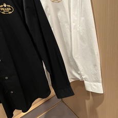 PRAD*A普*达2026秋季新款休闲男士衬衣,最新时尚休闲logo刺绣修饰!贸易公司渠道稀出,同步官网发售,最为期待的 PRAD*A普*达2026秋季新款休闲男士衬衣,最新时尚休闲logo刺绣修饰!贸易公司渠道稀出,同步官网发售,最为期待的