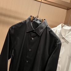 Bur*erry 巴*莉 2026秋季新款男士衬衣,品牌最新设计元素!既不单调也不复杂,恰到好处的展现品味!胸前logo Bur*erry 巴*莉 2026秋季新款男士衬衣,品牌最新设计元素!既不单调也不复杂,恰到好处的展现品味!胸前logo