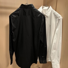 Bur*erry 巴*莉 2026秋季新款男士衬衣,品牌最新设计元素!既不单调也不复杂,恰到好处的展现品味!胸前logo Bur*erry 巴*莉 2026秋季新款男士衬衣,品牌最新设计元素!既不单调也不复杂,恰到好处的展现品味!胸前logo