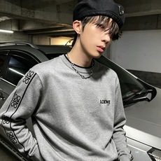 LO*WE/罗*威2026秋冬新款男女同款👫针织羊毛衫,贸易公司渠道货,2026年最新品,官柜同步售卖,经典明星级单品! LO*WE/罗*威2026秋冬新款男女同款👫针织羊毛衫,贸易公司渠道货,2026年最新品,官柜同步售卖,经典明星级单品!