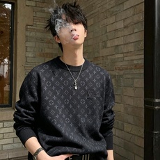 Louis Vuit*on 2026秋冬路易家族轻奢针织羊毛衫!男女同款👫装饰! 路易家族的新高端,细节品质永远的那么完 Louis Vuit*on 2026秋冬路易家族轻奢针织羊毛衫!男女同款👫装饰! 路易家族的新高端,细节品质永远的那么完