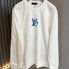 LouisVuitt*路易*登 2026秋冬卫衣全新系列单品上线,非常时髦前卫的一款男女同款短袖T恤,标识logo图案压 LouisVuitt*路易*登 2026秋冬卫衣全新系列单品上线,非常时髦前卫的一款男女同款短袖T恤,标识logo图案压