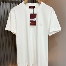 Gucc*古家 2026春夏新款男女同情侣款👫休闲宽松棉质圆领短袖T恤衫!贸易公司渠道稀出,同步官网发售 ! 2 Gucc*古家 2026春夏新款男女同情侣款👫休闲宽松棉质圆领短袖T恤衫!贸易公司渠道稀出,同步官网发售 ! 2
