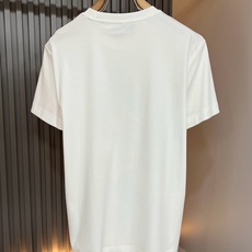 Gucc*古家 2026春夏新款男女同情侣款👫休闲宽松棉质圆领短袖T恤衫!贸易公司渠道稀出,同步官网发售 ! 2 Gucc*古家 2026春夏新款男女同情侣款👫休闲宽松棉质圆领短袖T恤衫!贸易公司渠道稀出,同步官网发售 ! 2