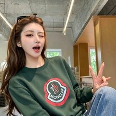 Moncl*r蒙*口2026秋冬男女同款情侣款👫最新的贸易订单长袖卫衣,全品相!!网红款!工艺采用图案logo印花工艺设 Moncl*r蒙*口2026秋冬男女同款情侣款👫最新的贸易订单长袖卫衣,全品相!!网红款!工艺采用图案logo印花工艺设
