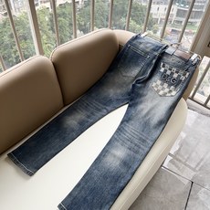 Dolce & 杜嘉*纳 2026秋冬新品牛仔裤,水洗处理自然不易变形脱色、立体剪裁完美塑形面料质舒适柔软随意搭配、舒 Dolce & 杜嘉*纳 2026秋冬新品牛仔裤,水洗处理自然不易变形脱色、立体剪裁完美塑形面料质舒适柔软随意搭配、舒