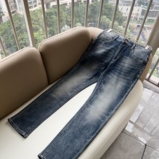 Dolce & 杜嘉*纳 2026秋冬新品牛仔裤,水洗处理自然不易变形脱色、立体剪裁完美塑形面料质舒适柔软随意搭配、舒 Dolce & 杜嘉*纳 2026秋冬新品牛仔裤,水洗处理自然不易变形脱色、立体剪裁完美塑形面料质舒适柔软随意搭配、舒