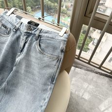 Dolce & 杜嘉*纳 2026秋冬新品牛仔裤,水洗处理自然不易变形脱色、立体剪裁完美塑形面料质舒适柔软随意搭配、舒 Dolce & 杜嘉*纳 2026秋冬新品牛仔裤,水洗处理自然不易变形脱色、立体剪裁完美塑形面料质舒适柔软随意搭配、舒