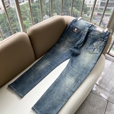 Versa*e范*哲 2026秋冬新款经典男士休闲牛仔裤、代工厂出品,出口欧美订单,官柜同步发售!!客供土耳其牛仔布、质 Versa*e范*哲 2026秋冬新款经典男士休闲牛仔裤、代工厂出品,出口欧美订单,官柜同步发售!!客供土耳其牛仔布、质