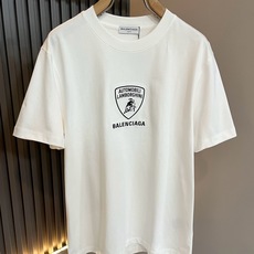BALENCI*GA巴黎*家 2026春夏新款男女同款👫短袖T恤!走秀图案印花时尚休闲短袖T恤衫!设计logo刺绣设计! BALENCI*GA巴黎*家 2026春夏新款男女同款👫短袖T恤!走秀图案印花时尚休闲短袖T恤衫!设计logo刺绣设计!