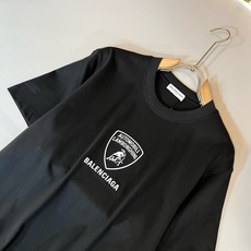BALENCI*GA巴黎*家 2026春夏新款男女同款👫短袖T恤!走秀图案印花时尚休闲短袖T恤衫!设计logo刺绣设计! BALENCI*GA巴黎*家 2026春夏新款男女同款👫短袖T恤!走秀图案印花时尚休闲短袖T恤衫!设计logo刺绣设计!