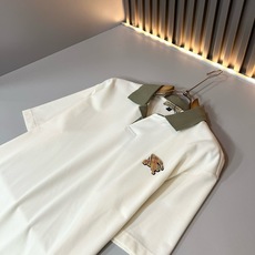 Bur*erry 巴*莉 2026春夏新款男士短袖Polo衫,品牌最新设计元素!既不单调也不复杂,恰到好处的展现品味!客 Bur*erry 巴*莉 2026春夏新款男士短袖Polo衫,品牌最新设计元素!既不单调也不复杂,恰到好处的展现品味!客