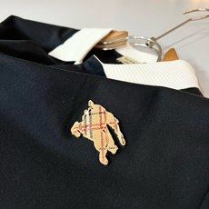 Bur*erry 巴*莉 2026春夏新款男士短袖Polo衫,品牌最新设计元素!既不单调也不复杂,恰到好处的展现品味!客 Bur*erry 巴*莉 2026春夏新款男士短袖Polo衫,品牌最新设计元素!既不单调也不复杂,恰到好处的展现品味!客